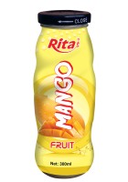 Фруктовый сок в стеклянной бутылке